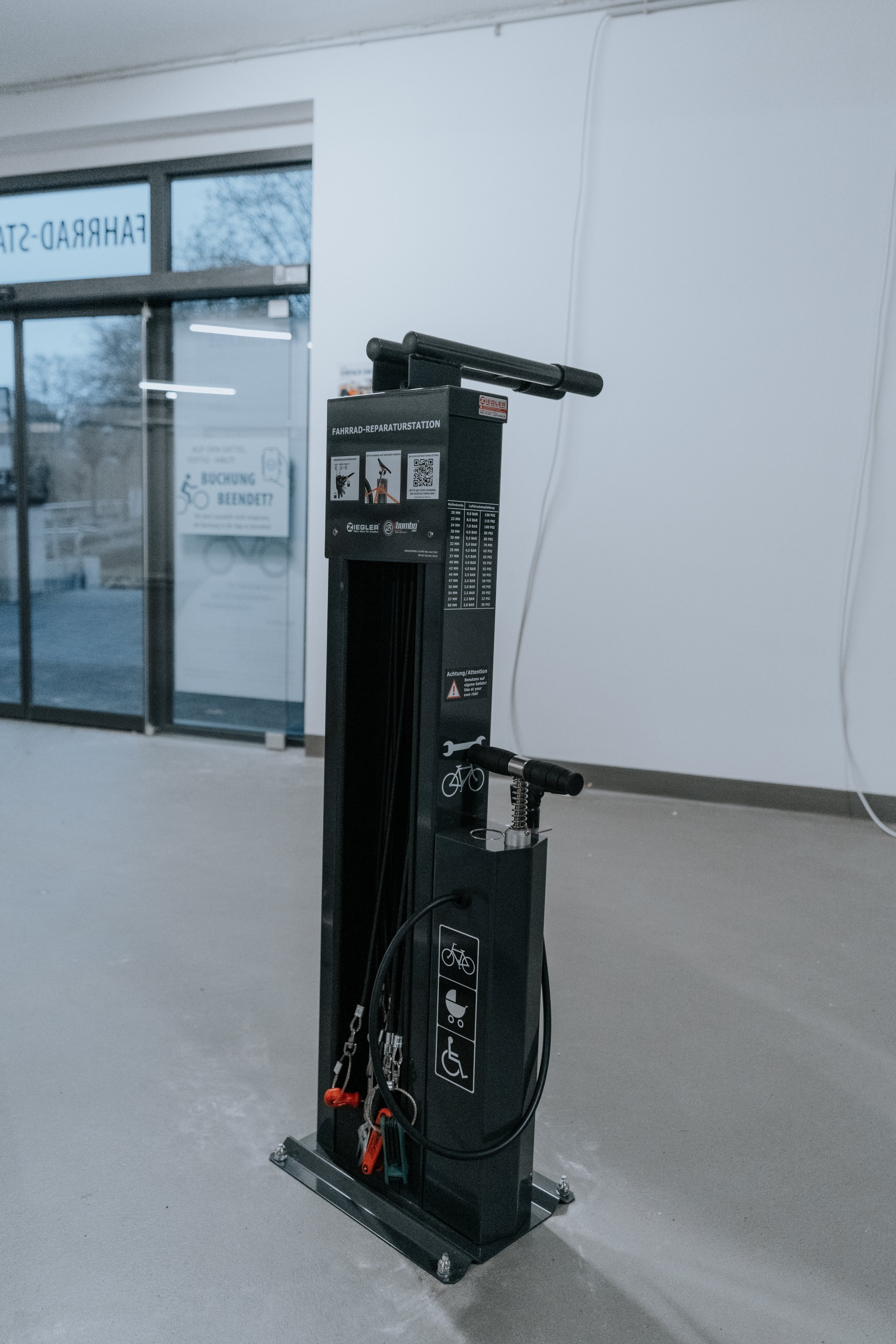 Fahrrad-Station Konrad-Adenauer-Allee Reparaturstation