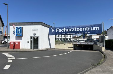 Tiefgarage Facharztzentrum Einfahrt von der Mahrstr.