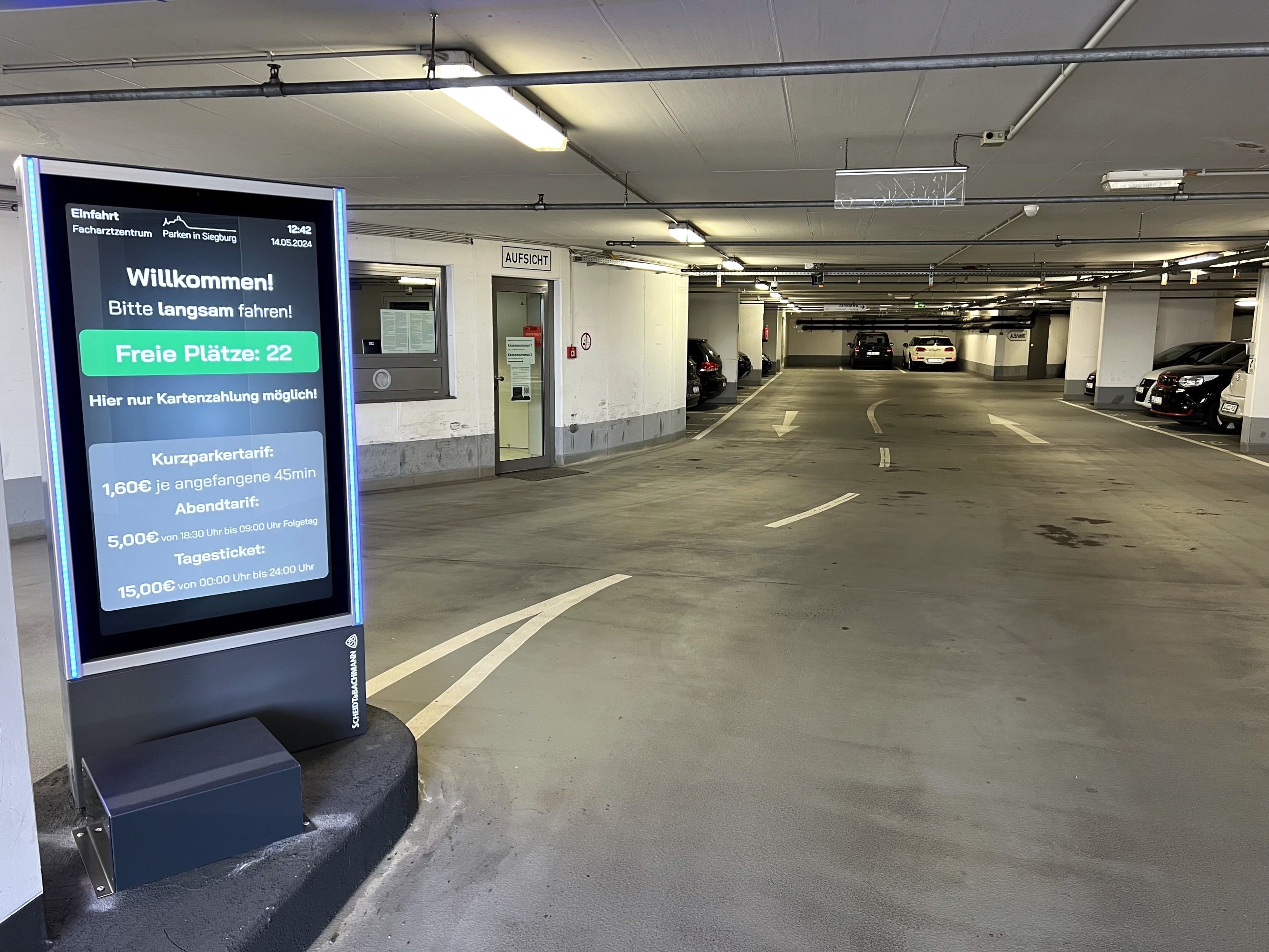Tiefgarage Facharztzentrum Einfahrtsmonitor